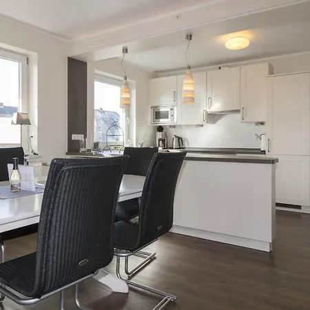 Hues Auert Tharep, 5 Hörnum