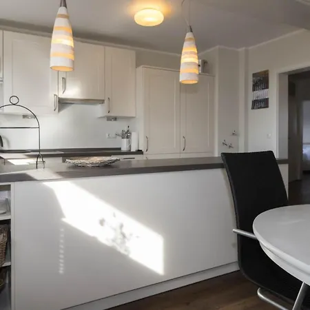 Hues Auert Tharep, 5 Apartman Hörnum