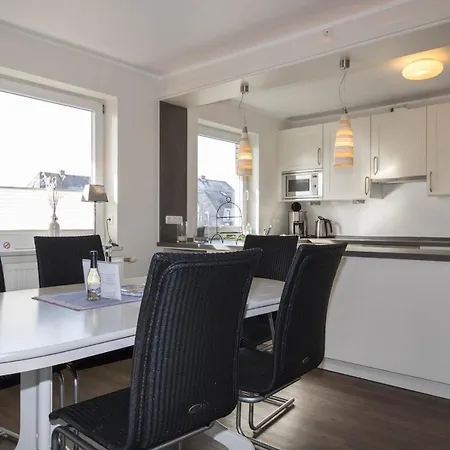 Hues Auert Tharep, 5 Apartman