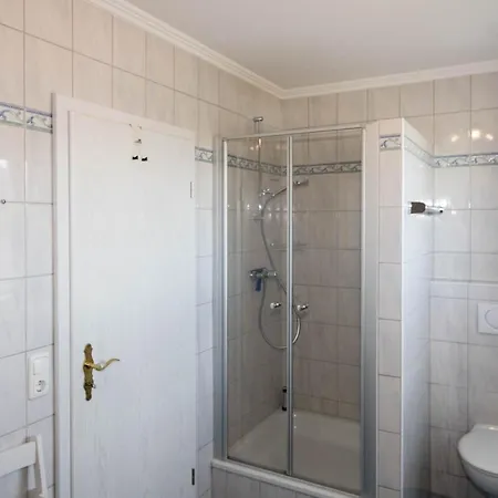 Hues Auert Tharep, 5