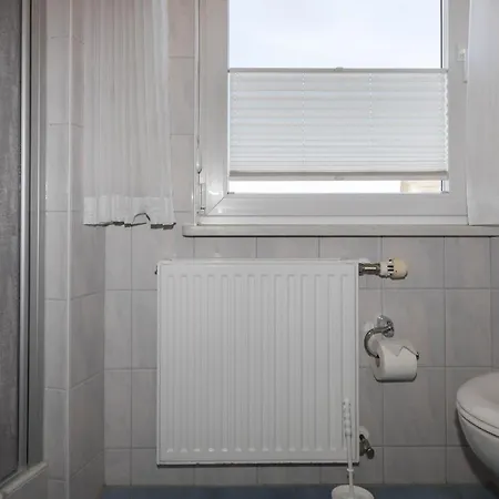 Hues Auert Tharep, 5 Hörnum