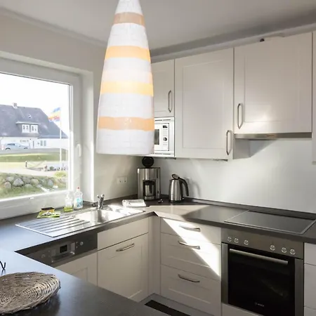 Hues Auert Tharep, 5 Apartman *