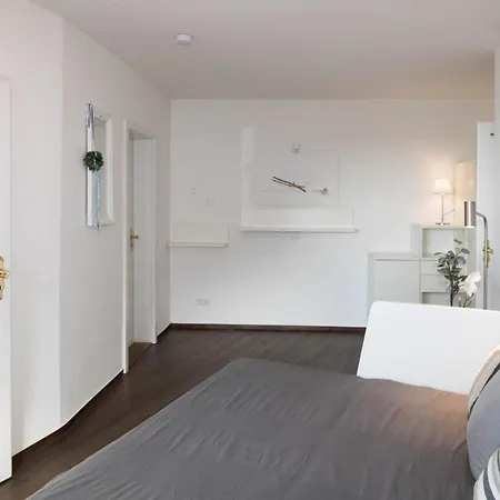 Hues Auert Tharep, 5