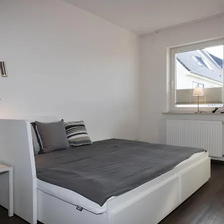 Hues Auert Tharep, 5 * Hörnum